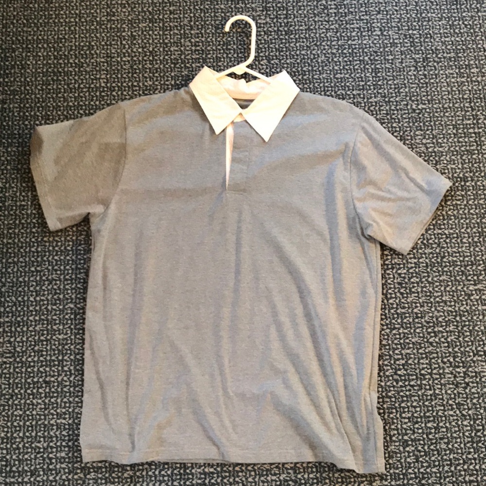 Blue Schiele collard t-shirt.
